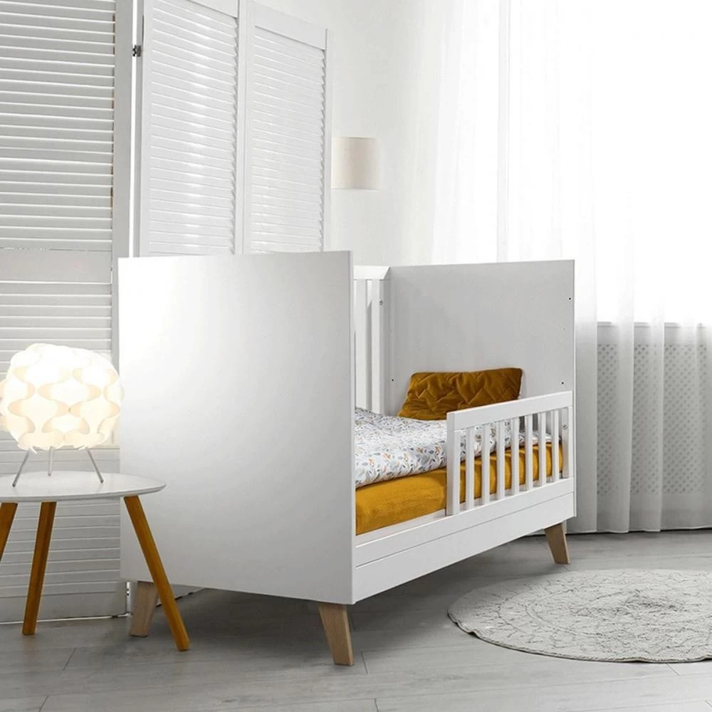 NOAH Lit évolutif Bébé Enfant Bois Avec Sommier Réglable Et Pieds En Chêne 120X60 Blanc 2 NOAH Lit évolutif Bébé Enfant Bois Avec Sommier Réglable Et Pieds En Chêne 120X60 Blanc – Image 2
