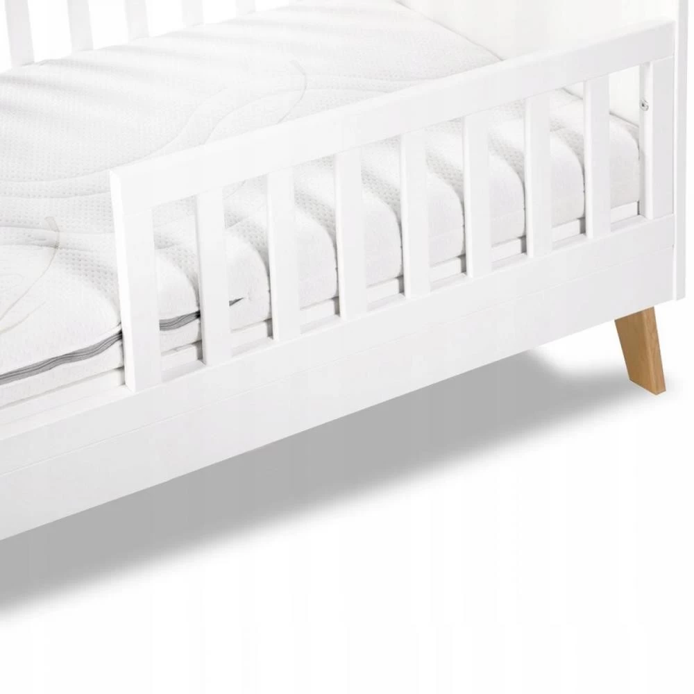 NOAH Lit évolutif Bébé Enfant Bois Avec Sommier Réglable Et Pieds En Chêne 120X60 Blanc 5 NOAH Lit évolutif Bébé Enfant Bois Avec Sommier Réglable Et Pieds En Chêne 120X60 Blanc – Image 5