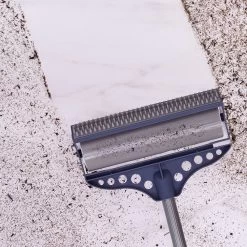 Brosse Adhésive Avec Manche Télescopique -Vous ne pouvez pas battre les meubles. 605513 morePictures 03